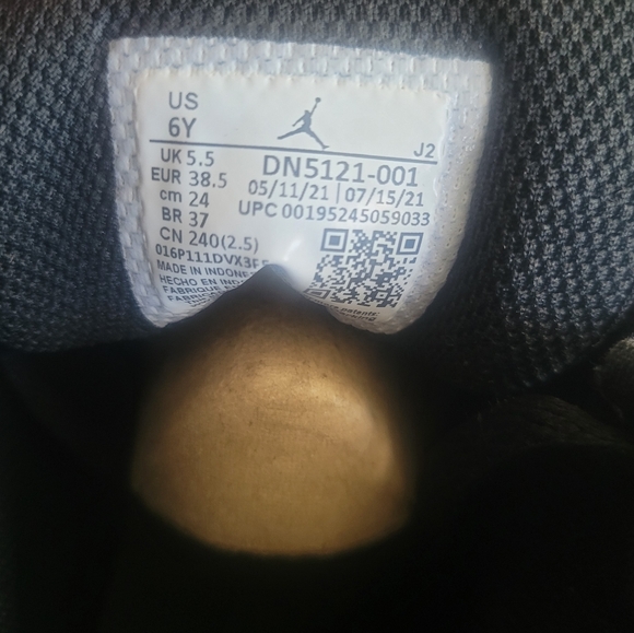 Nike Air Jordan 1 Mid SE Siempre Familia (GS) Youth Size 6 Y DN5121-001 Sneakers - Picture 8 of 9